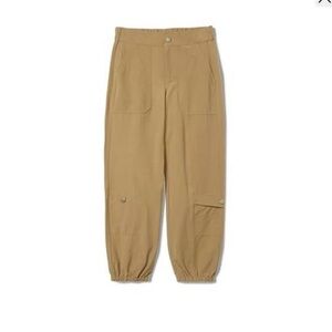 CAbi GALAXY Women's Cargo Jogger Pants - Tan MEDIUM NWOT